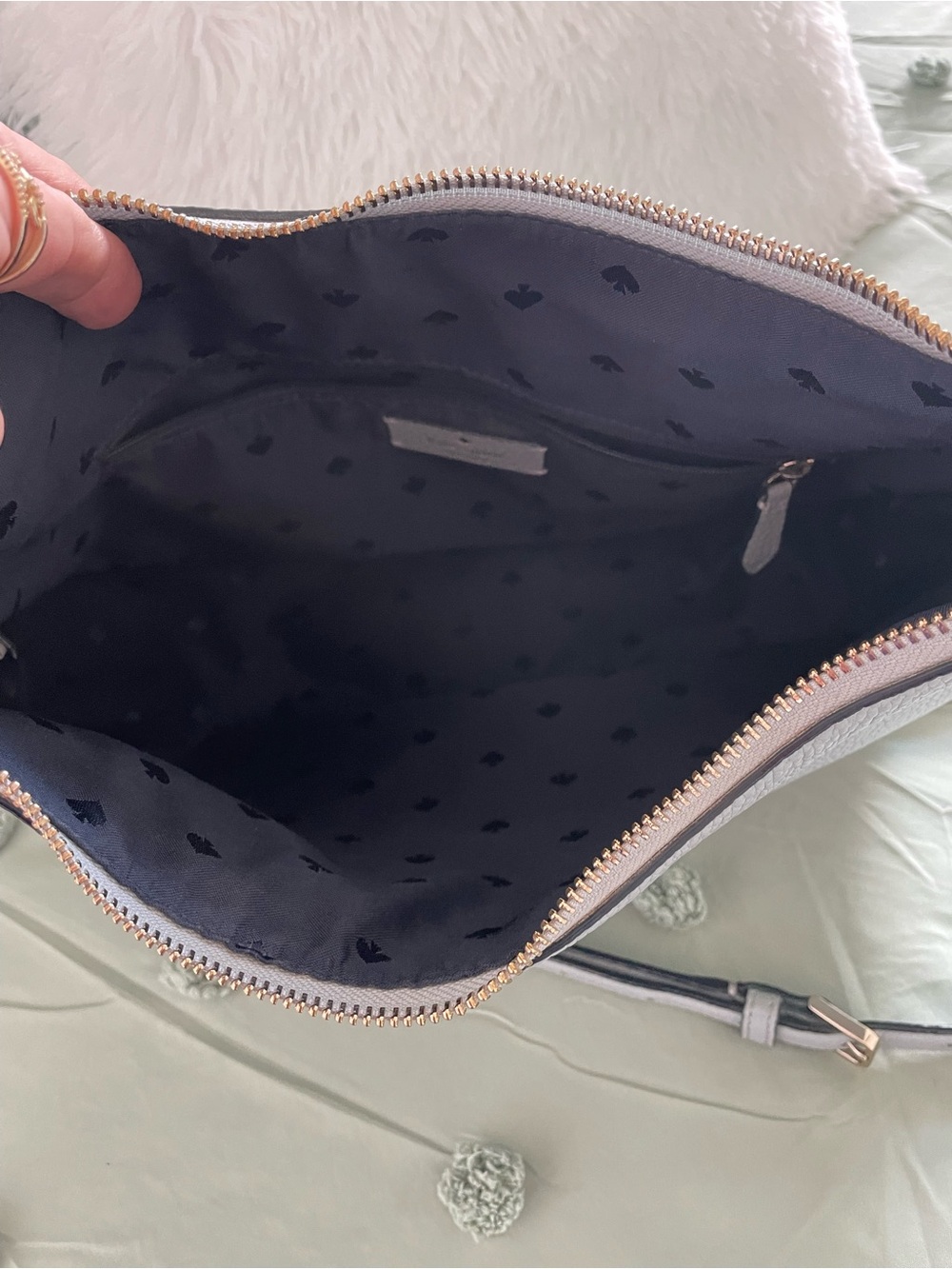 Kate Spade New York Weston shoulder bag crafted from pebbled leather - Picture 6 of 12